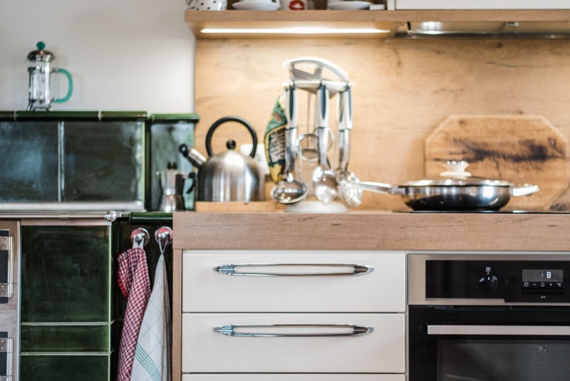 Reference / INTERDAN: MAGNOLIE LESK - LAK, DESKA - BURGUESA EICHE, 7,65m - foto Reference / INTERDAN: MAGNOLIE LESK - LAK, DESKA - BURGUESA EICHE, 7,65m - foto