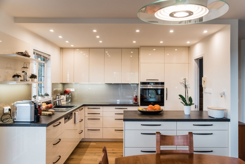 Reference / LIVING: MAGNOLIE LESK - LAK, DESKA - KERAMIKA, 8,45m - foto Reference / LIVING: MAGNOLIE LESK - LAK, DESKA - KERAMIKA, 8,45m - foto