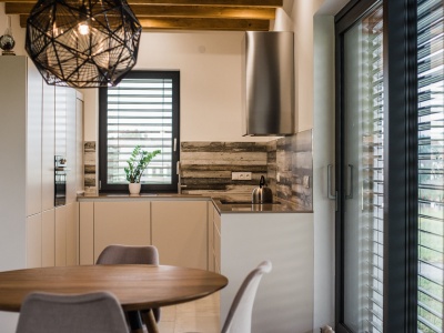 SILBERMOND: JASMIN MAT - LAK, DESKA - POLYSTON, 9,33m