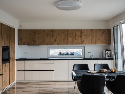 SILBERMOND: MAGNOLIE LESK - LAK, DESKA - CORRO, 4,1m